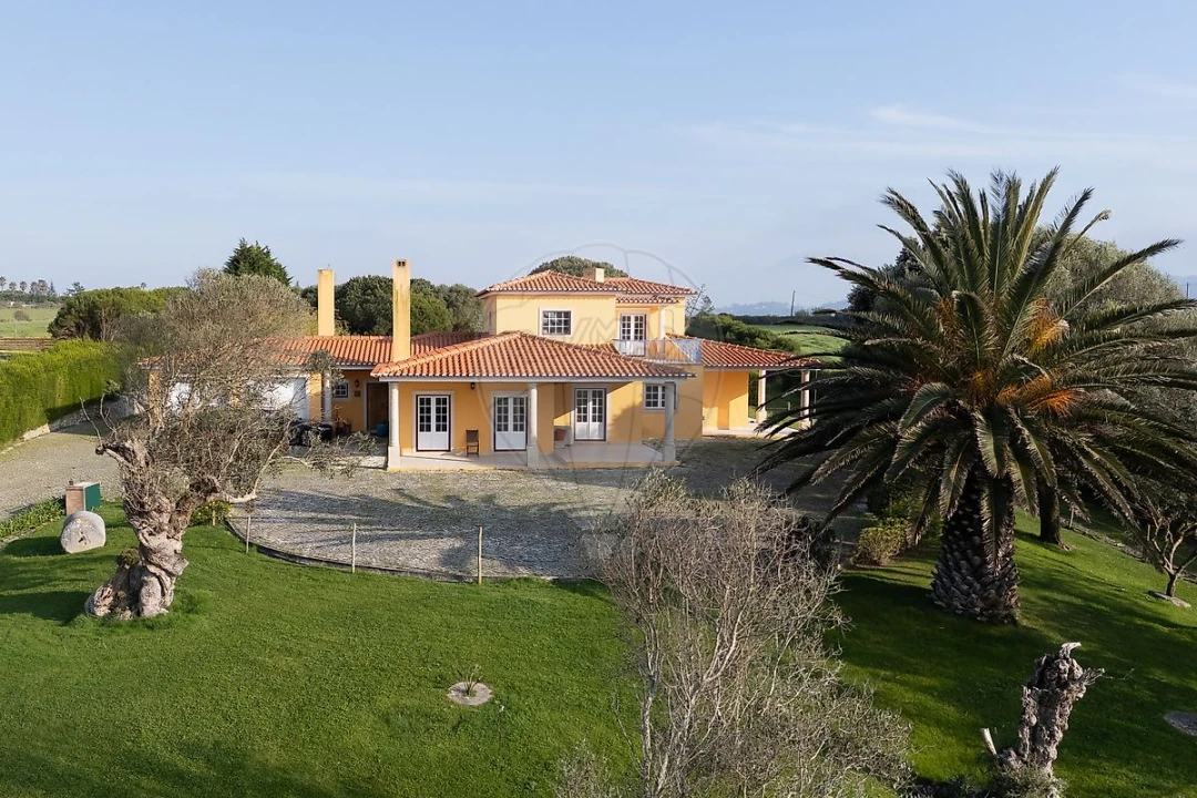 Moradia T4 para Venda em São João das Lampas e Terrugem Foto 1