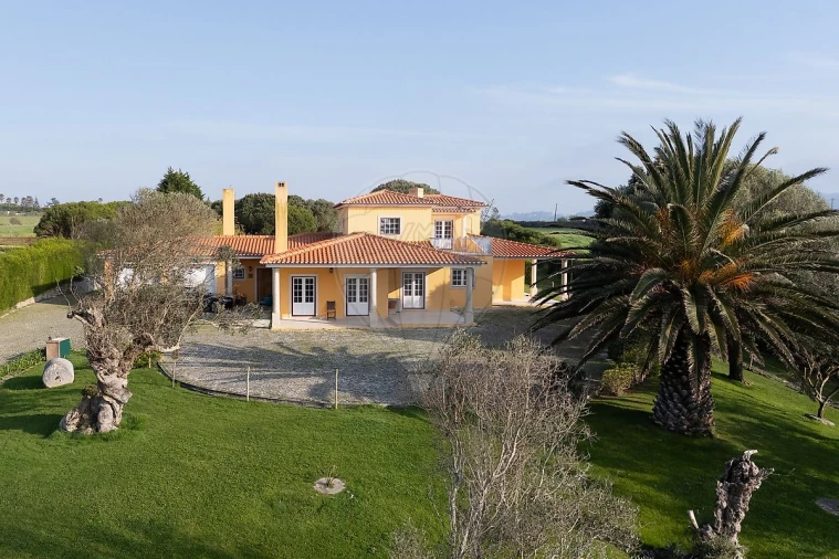 Moradia T4 para Venda em São João das Lampas e Terrugem Foto 1