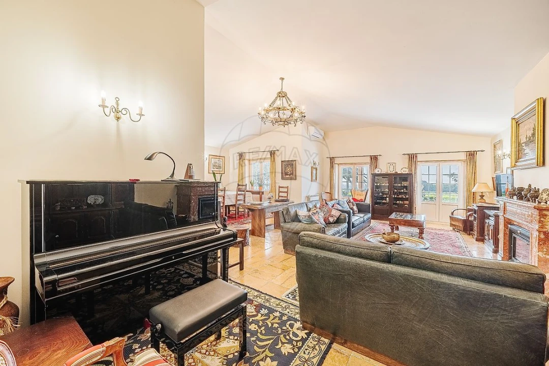 Moradia T4 para Venda em São João das Lampas e Terrugem Foto 3