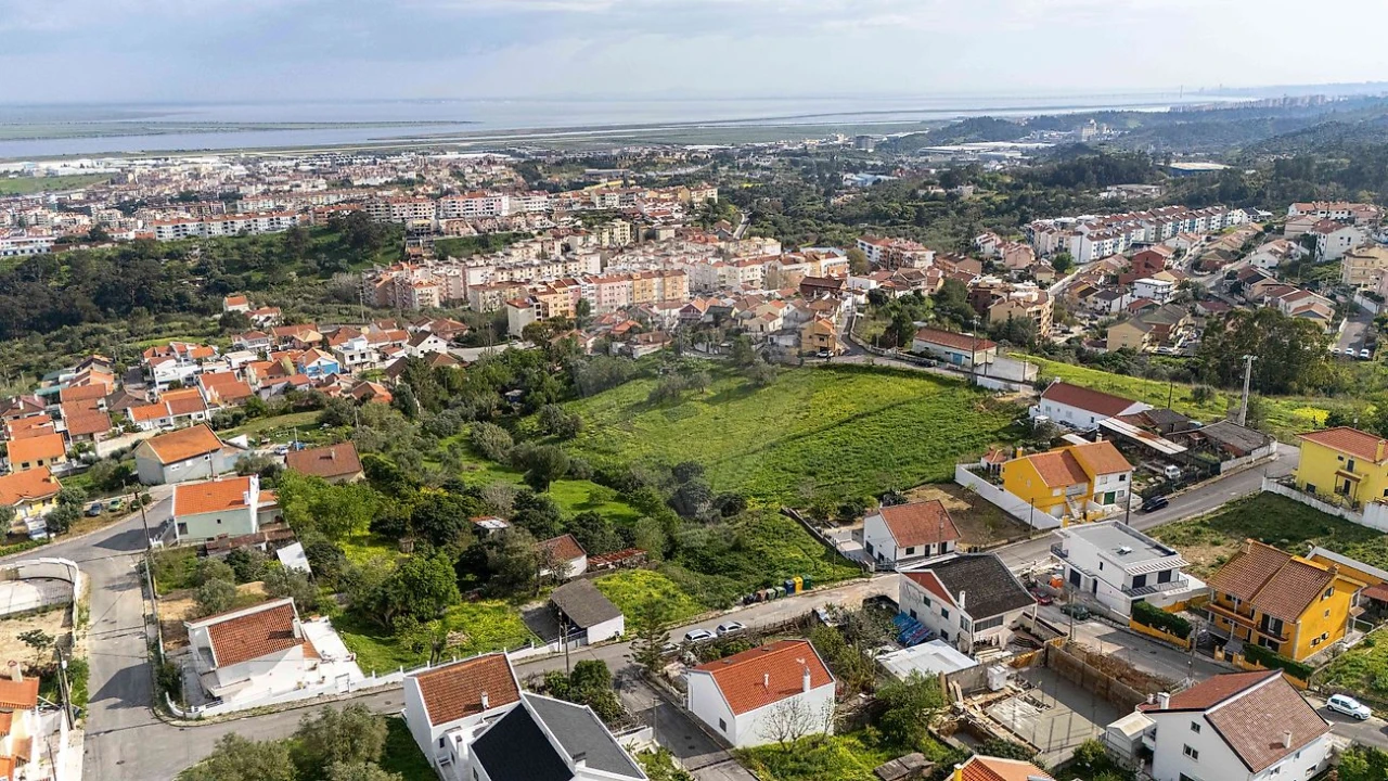 Terreno para Venda em Alverca do Ribatejo e Sobralinho Foto 13
