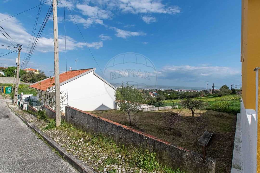 Terreno para Venda em Alverca do Ribatejo e Sobralinho Foto 1