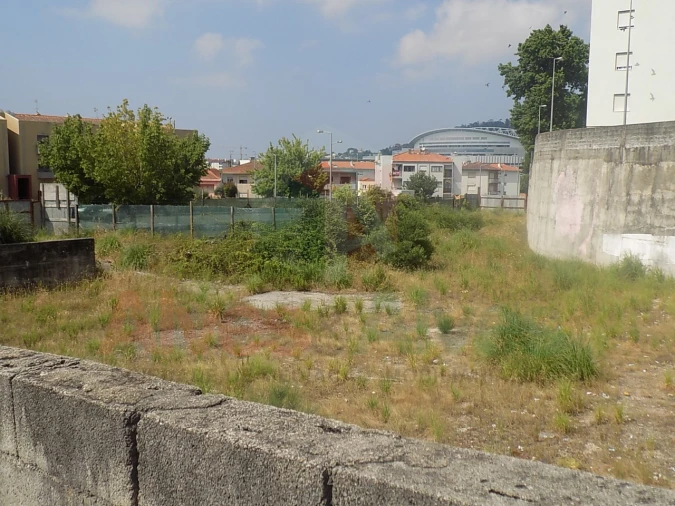 Terreno para Venda em Campanhã Foto 3