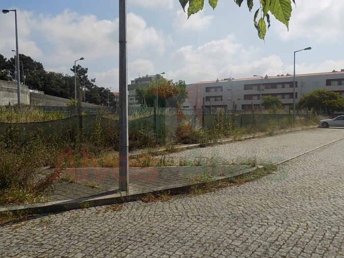 Terreno para Venda em Campanhã Foto 1