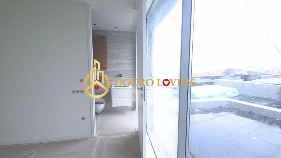 Apartamento T2 para Venda em São Felix da Marinha Foto 25