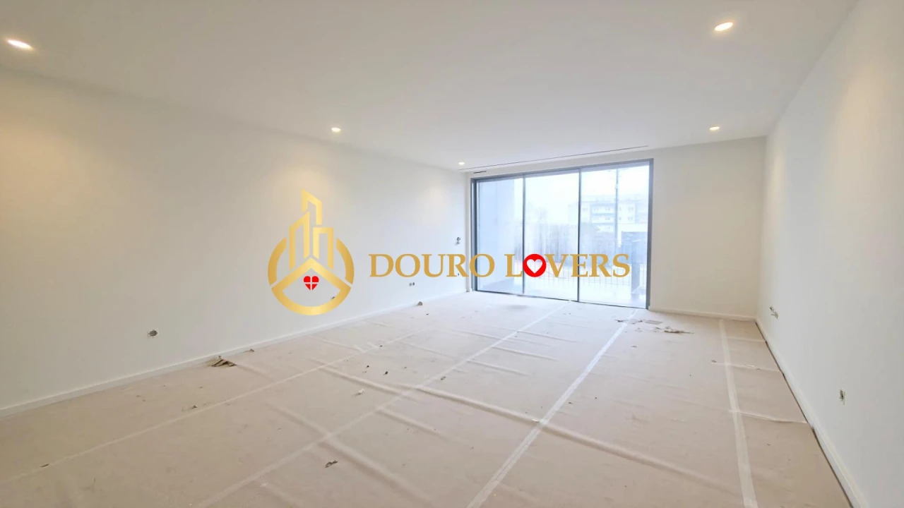 Apartamento T3 para Venda em São Felix da Marinha Foto 2