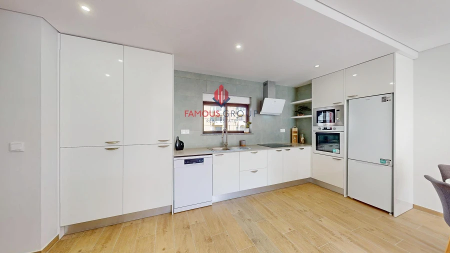 Apartamento T2 para Venda em Portimão Foto 12