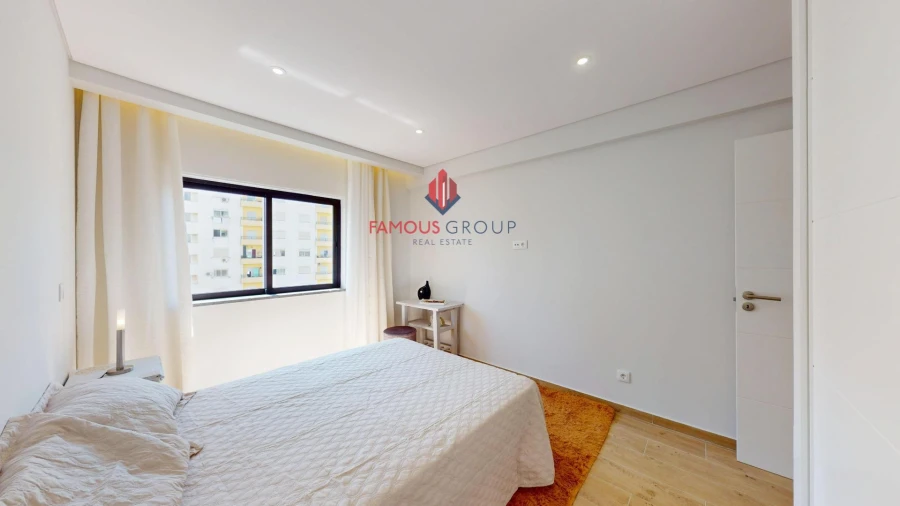 Apartamento T2 para Venda em Portimão Foto 17