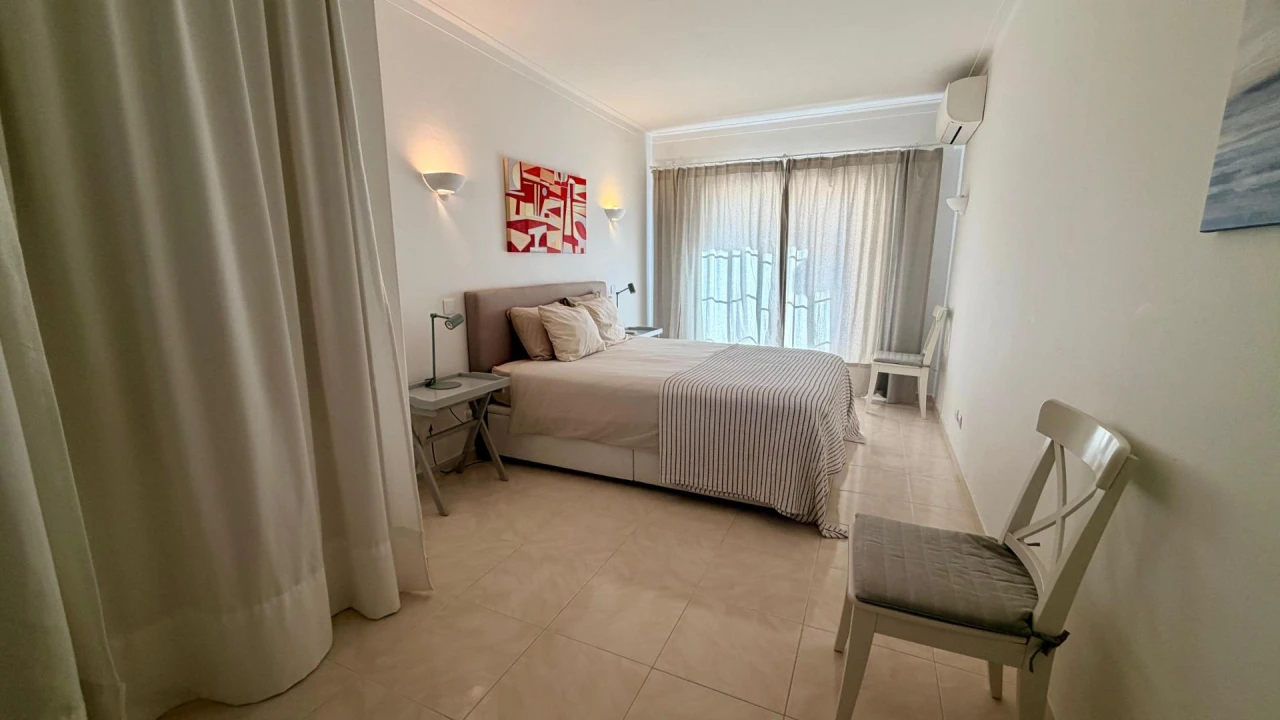 Apartamento T1 para Venda em Alvor Foto 13