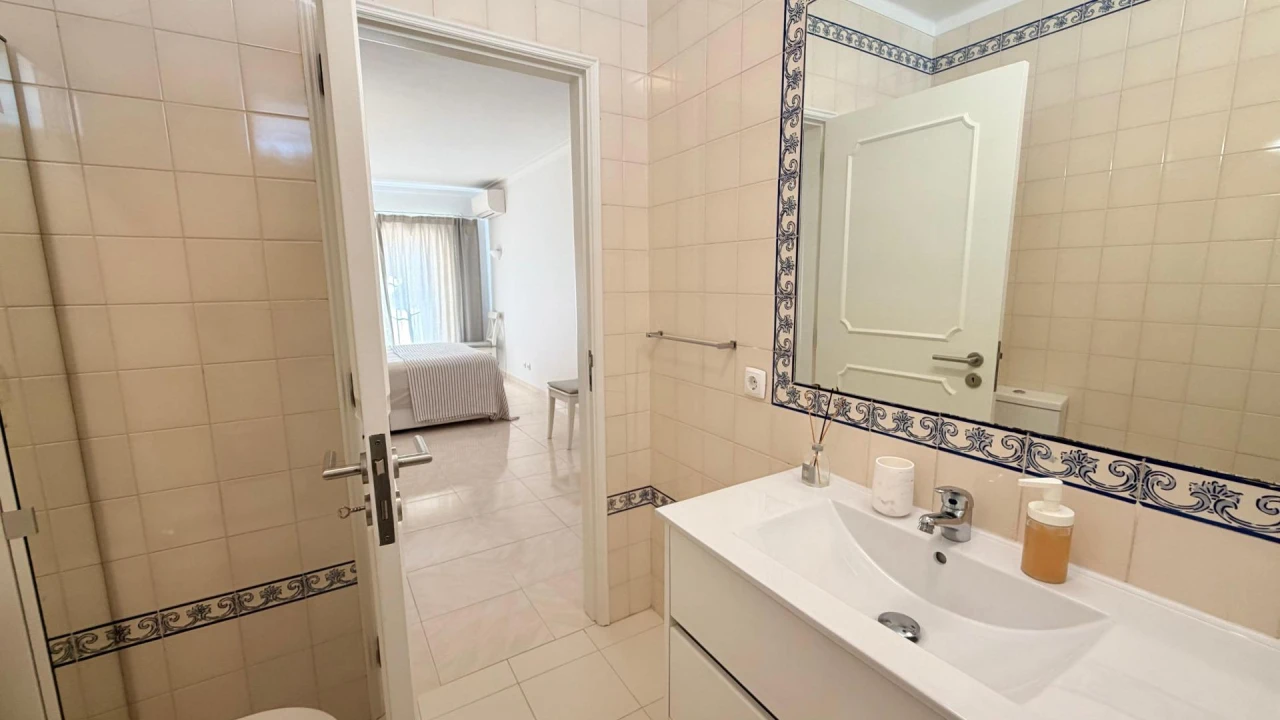 Apartamento T1 para Venda em Alvor Foto 15