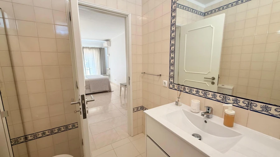 Apartamento T1 para Venda em Alvor Foto 15