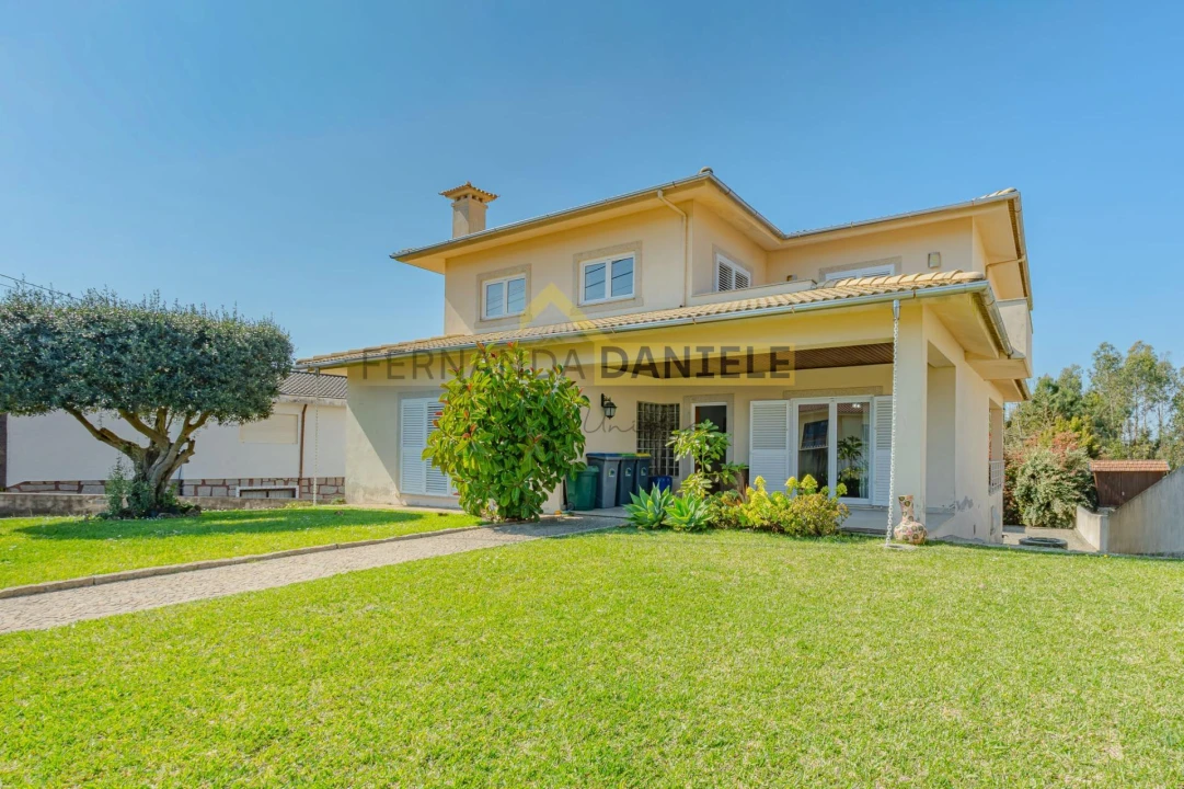 Moradia T4 para Venda em Santa Maria da Feira, Travanca, Sanfins e Espargo Foto 1