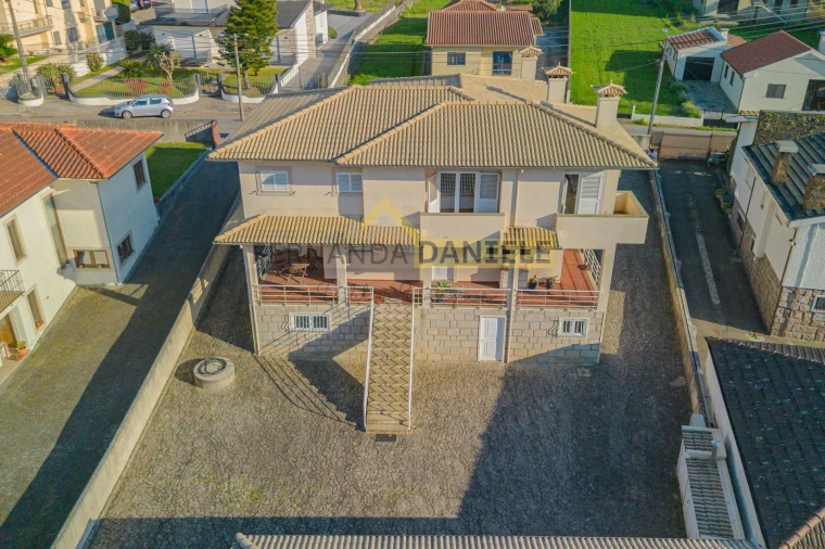 Moradia T4 para Venda em Santa Maria da Feira, Travanca, Sanfins e Espargo Foto 3