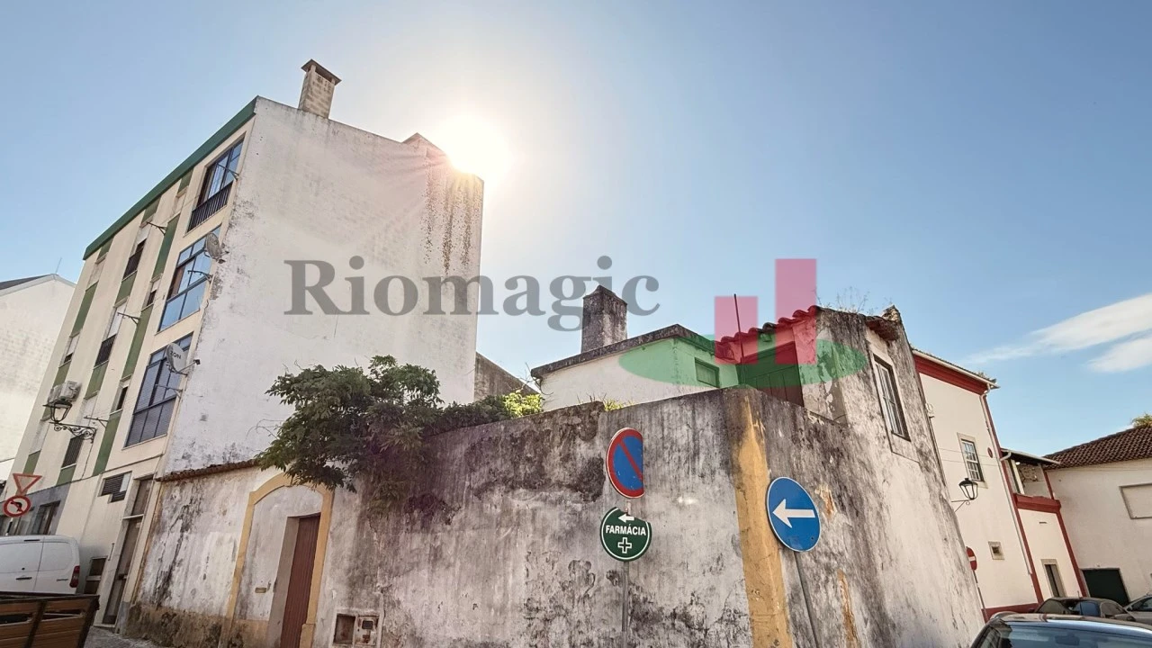 Moradia T3 para Venda em Rio Maior Foto 3