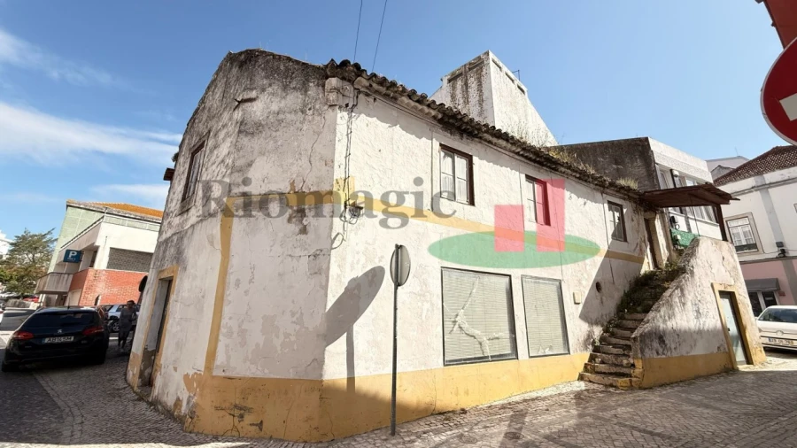 Moradia T3 para Venda em Rio Maior Foto 2