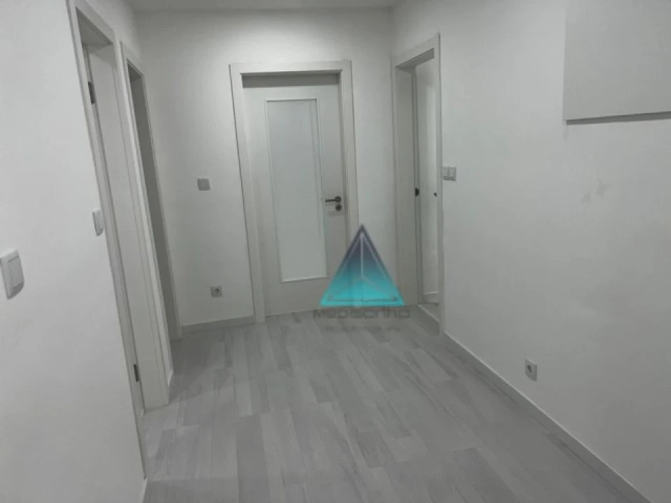Apartamento T2 para Venda em Amora Foto 4