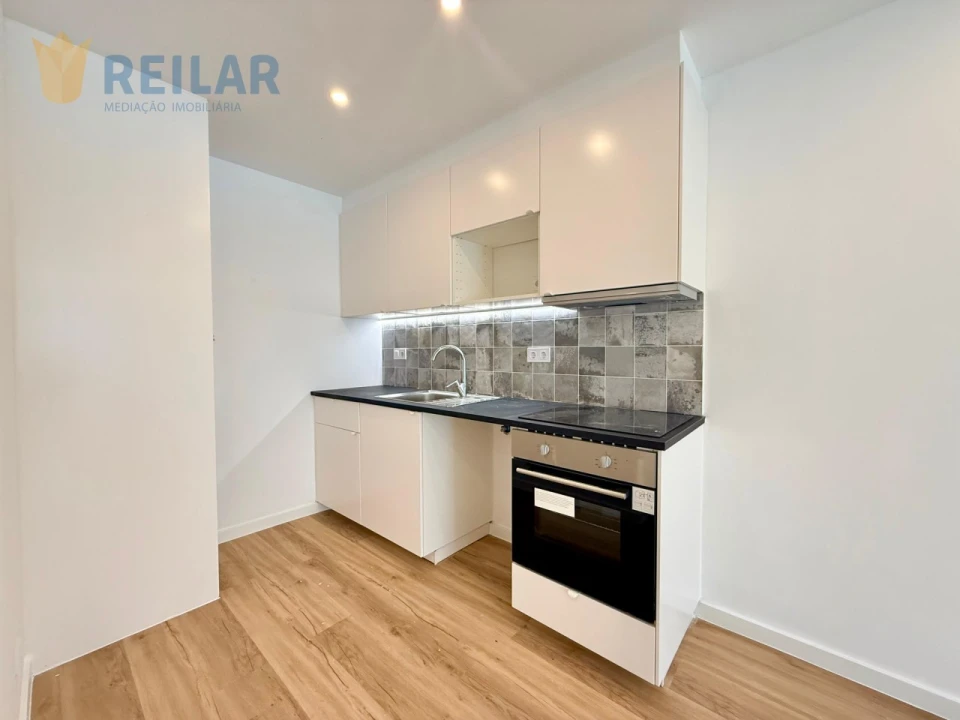 Apartamento T2 para Venda em Odivelas Foto 6