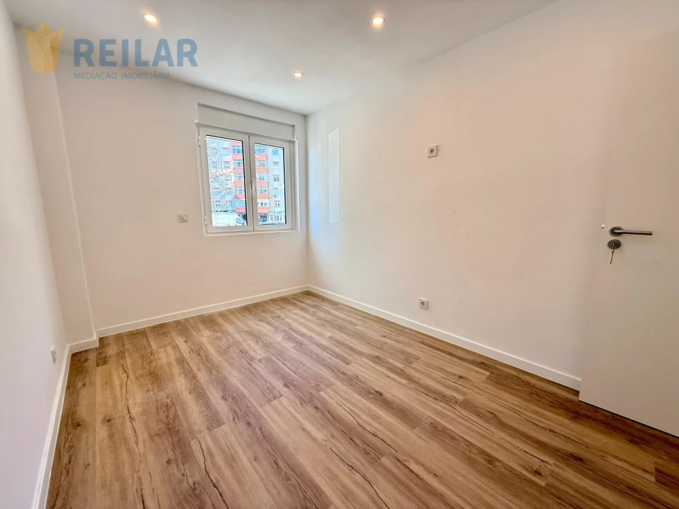 Apartamento T2 para Venda em Odivelas Foto 24