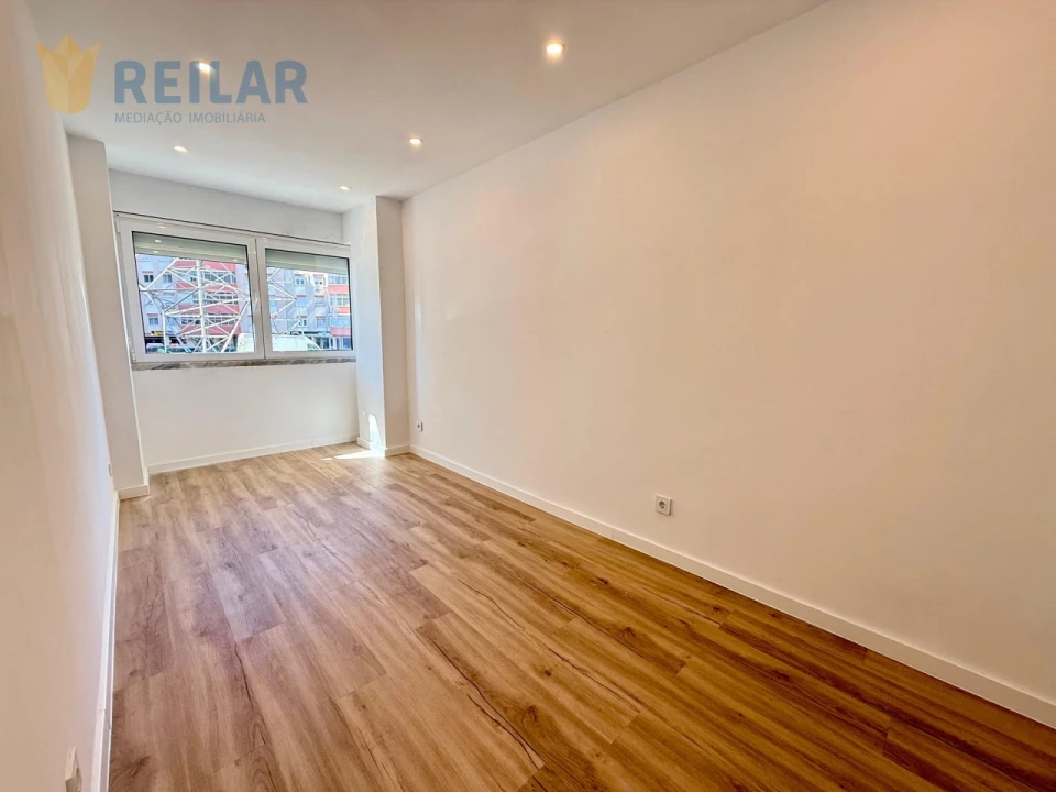 Apartamento T2 para Venda em Odivelas Foto 27