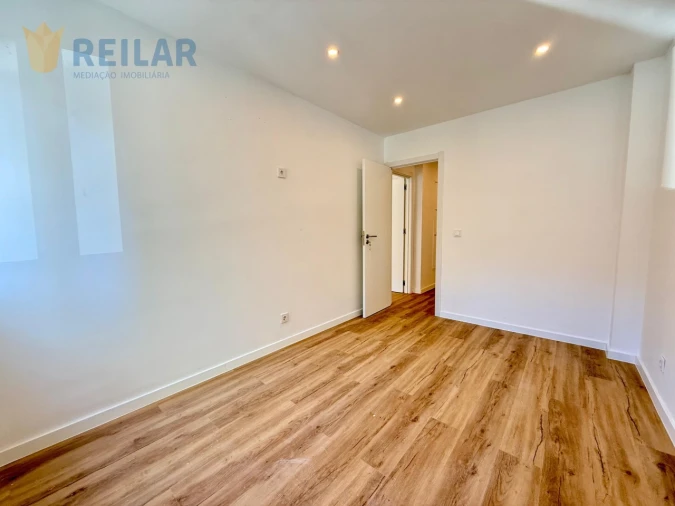 Apartamento T2 para Venda em Odivelas Foto 23