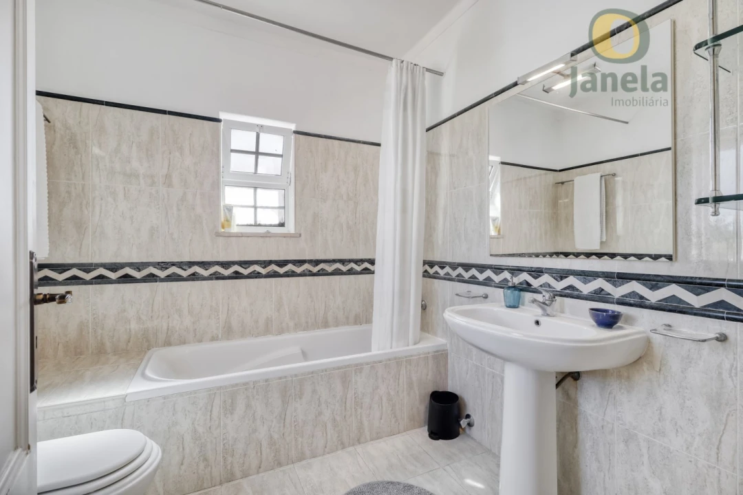 Moradia T3 para Venda em Quarteira Foto 6