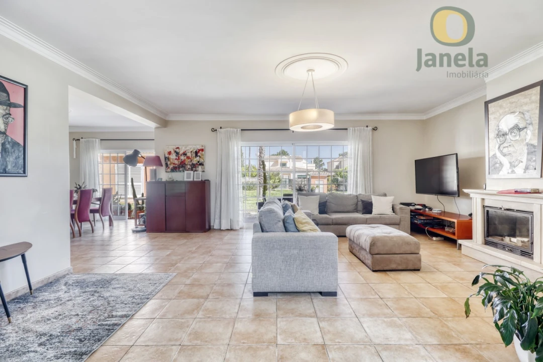 Moradia T3 para Venda em Quarteira Foto 16