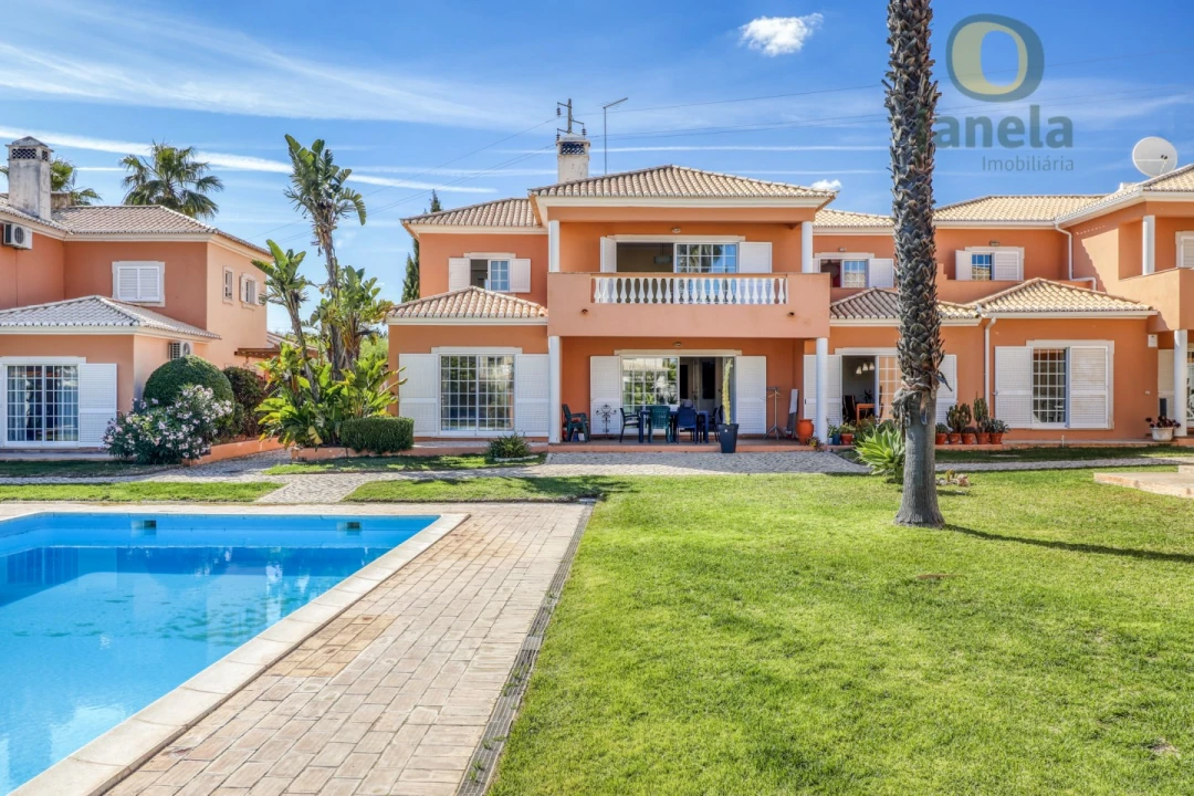 Moradia T3 para Venda em Quarteira Foto 2