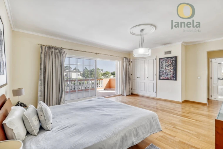 Moradia T3 para Venda em Quarteira Foto 4