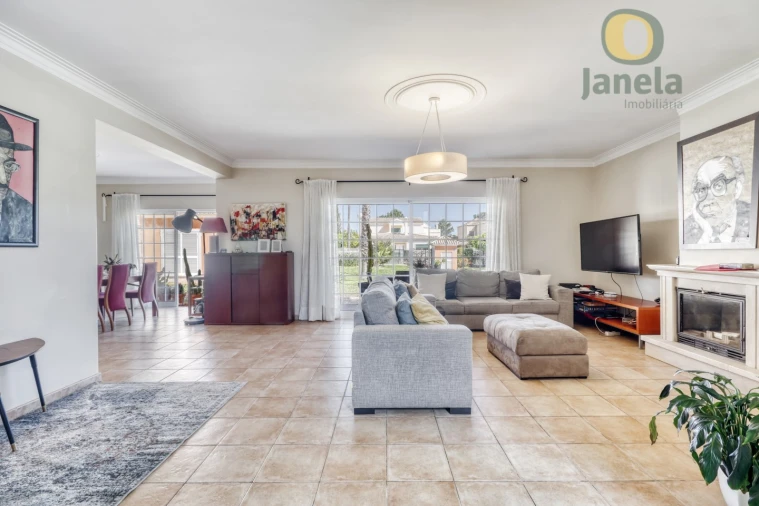 Moradia T3 para Venda em Quarteira Foto 16