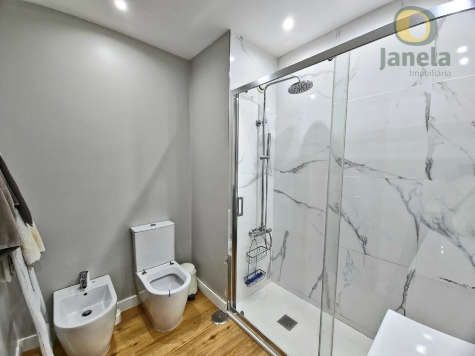 Apartamento T5 para Venda em Faro (Sé e São Pedro) Foto 28