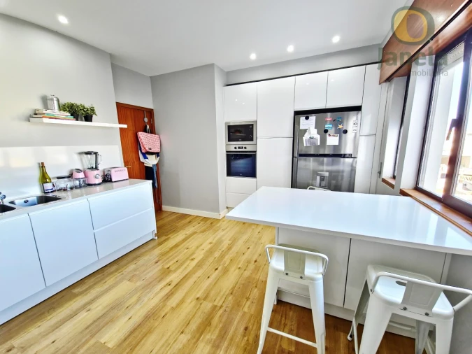 Apartamento T5 para Venda em Faro (Sé e São Pedro) Foto 11