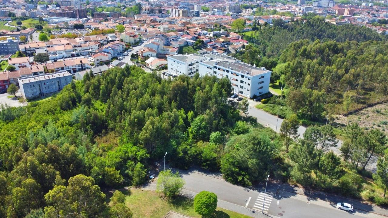 Terreno para Venda em Ermesinde Foto 2