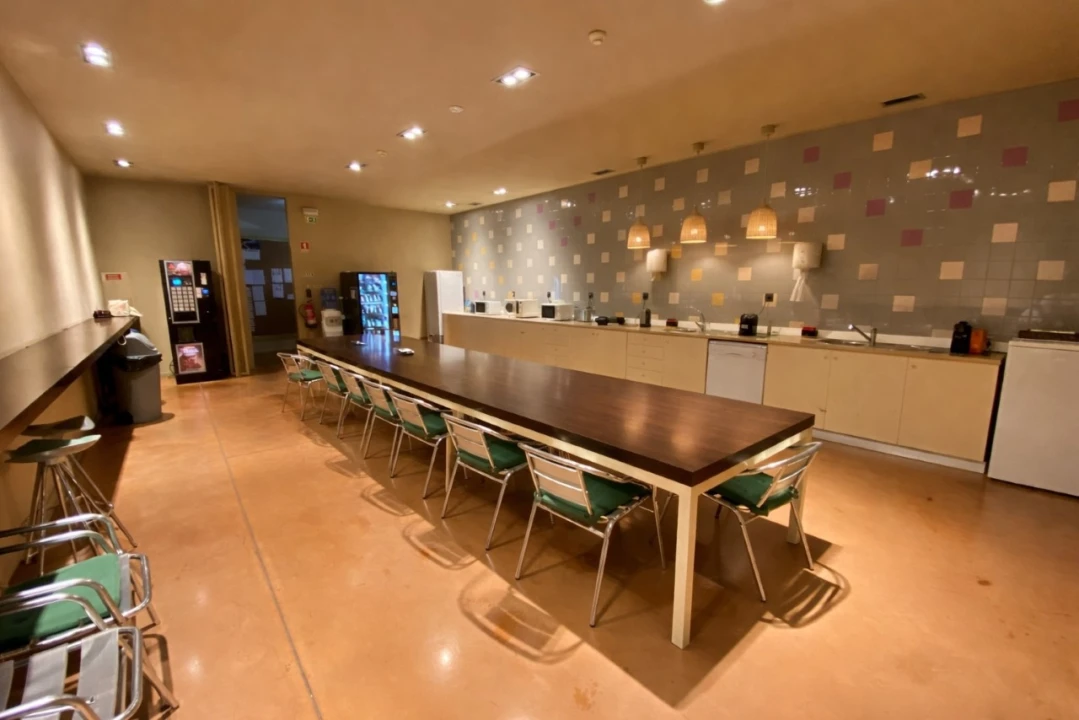 Armazém para Venda em Bougado (São Martinho e Santiago) Foto 9