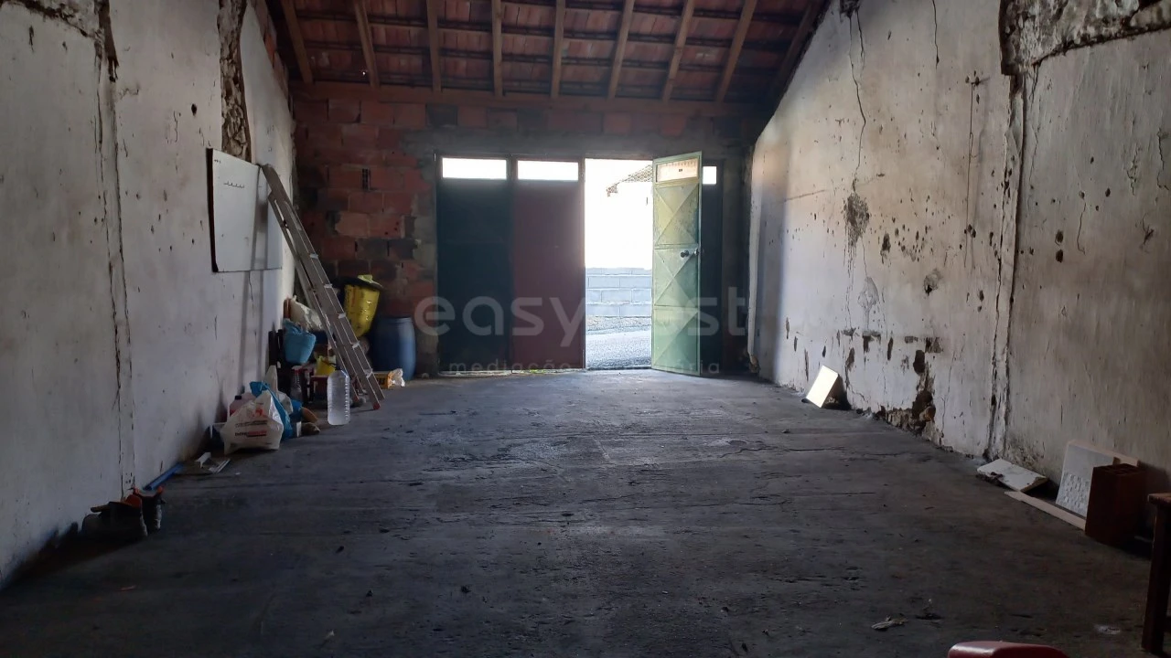 Garagem para Venda em Amiais de Baixo Foto 7