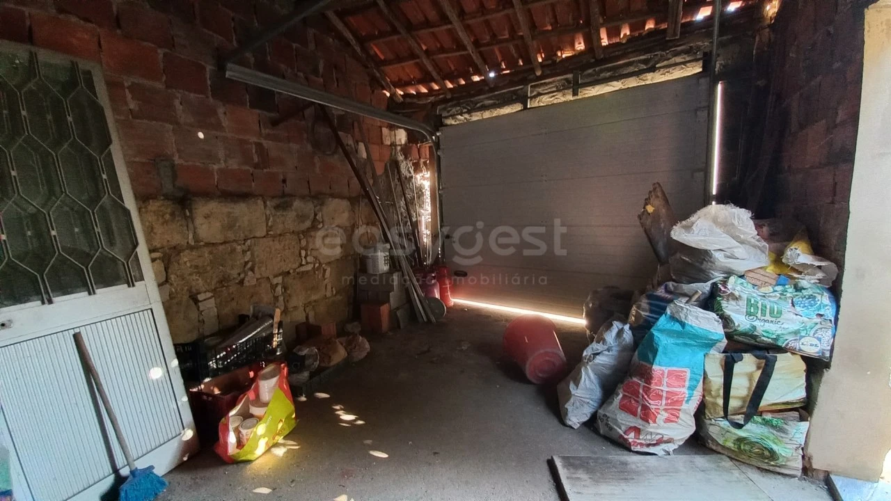 Garagem para Venda em Amiais de Baixo Foto 11