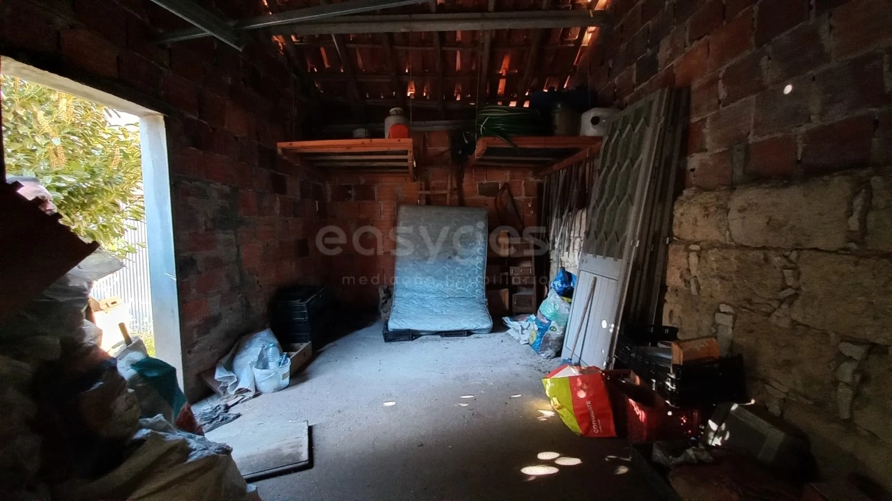 Garagem para Venda em Amiais de Baixo Foto 12