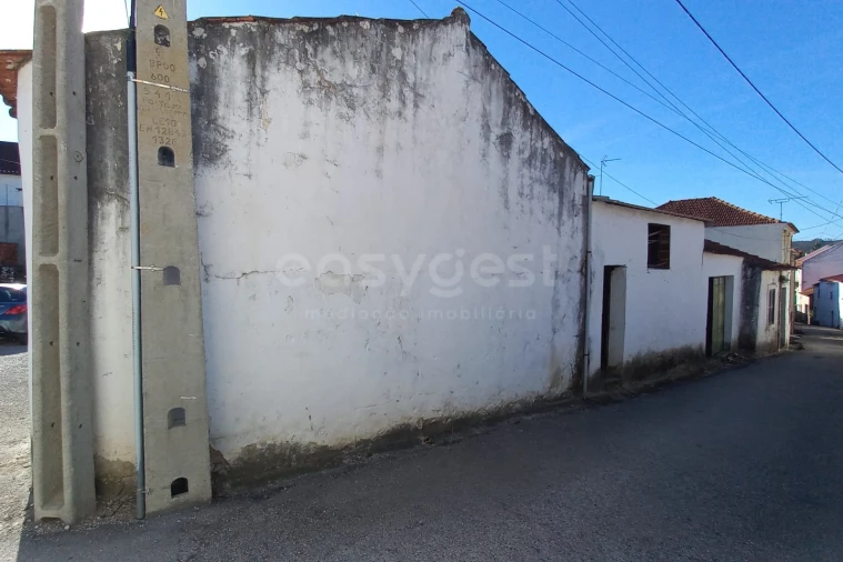 Garagem para Venda em Amiais de Baixo Foto 4