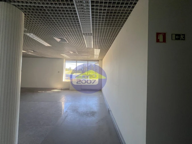 Loja para Venda em São Paio de Oleiros Foto 10