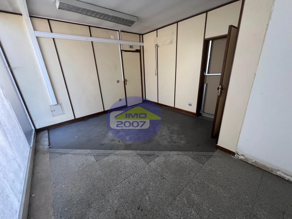 Loja para Venda em São Paio de Oleiros Foto 12