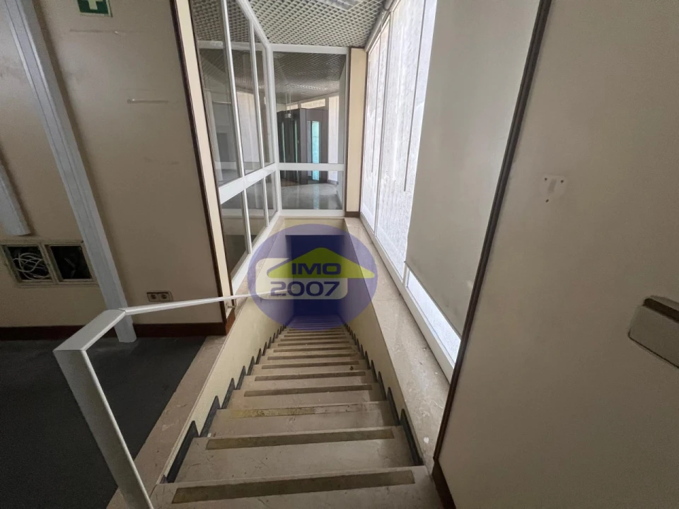 Loja para Venda em São Paio de Oleiros Foto 18