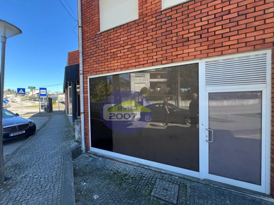 Loja para Arrendamento em São Paio de Oleiros Foto 3