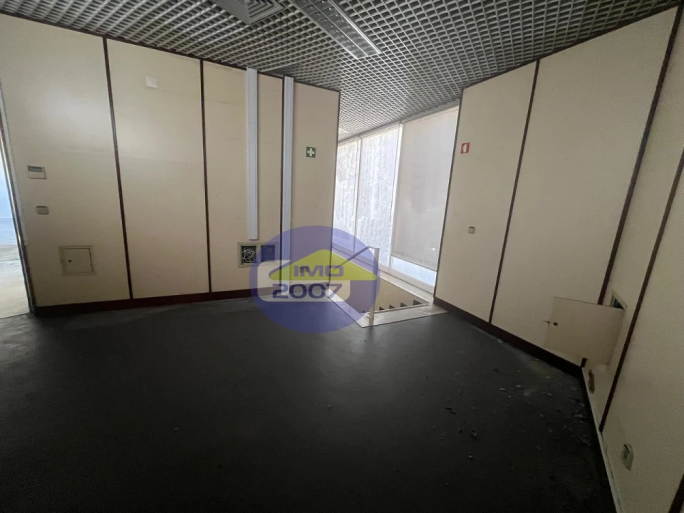 Loja para Arrendamento em São Paio de Oleiros Foto 17