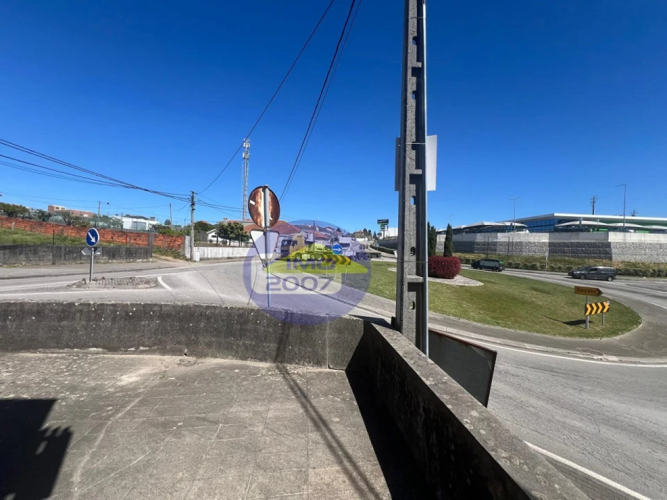 Loja para Arrendamento em São Paio de Oleiros Foto 29