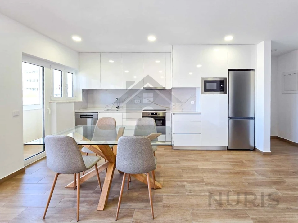 Apartamento T1 para Venda em Portimão Foto 6