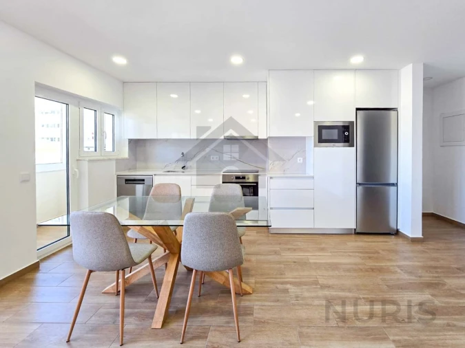 Apartamento T1 para Venda em Portimão Foto 6