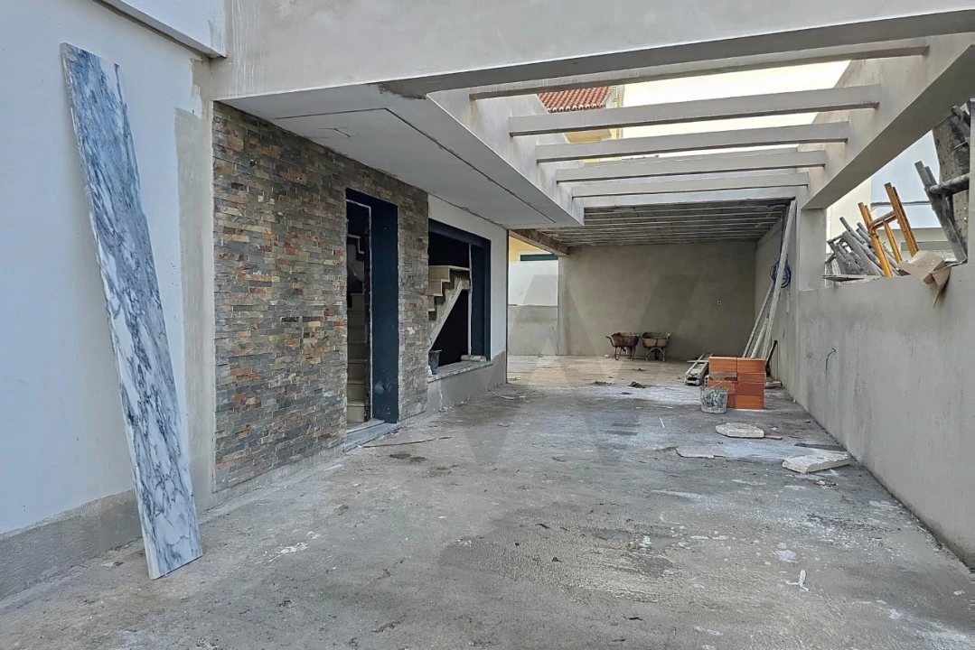 Moradia T4 para Venda em Corroios Foto 3