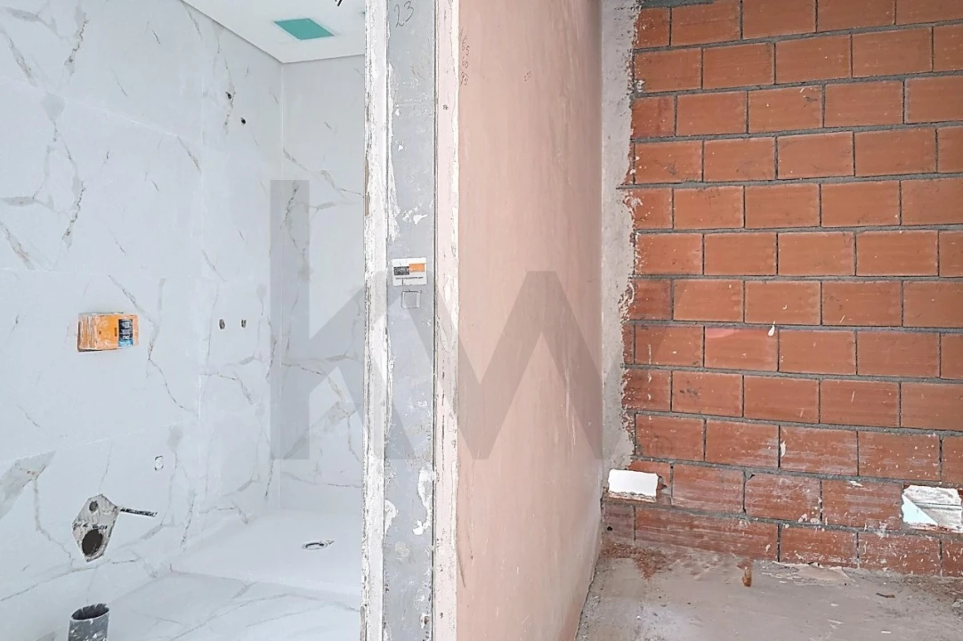 Moradia T4 para Venda em Corroios Foto 16