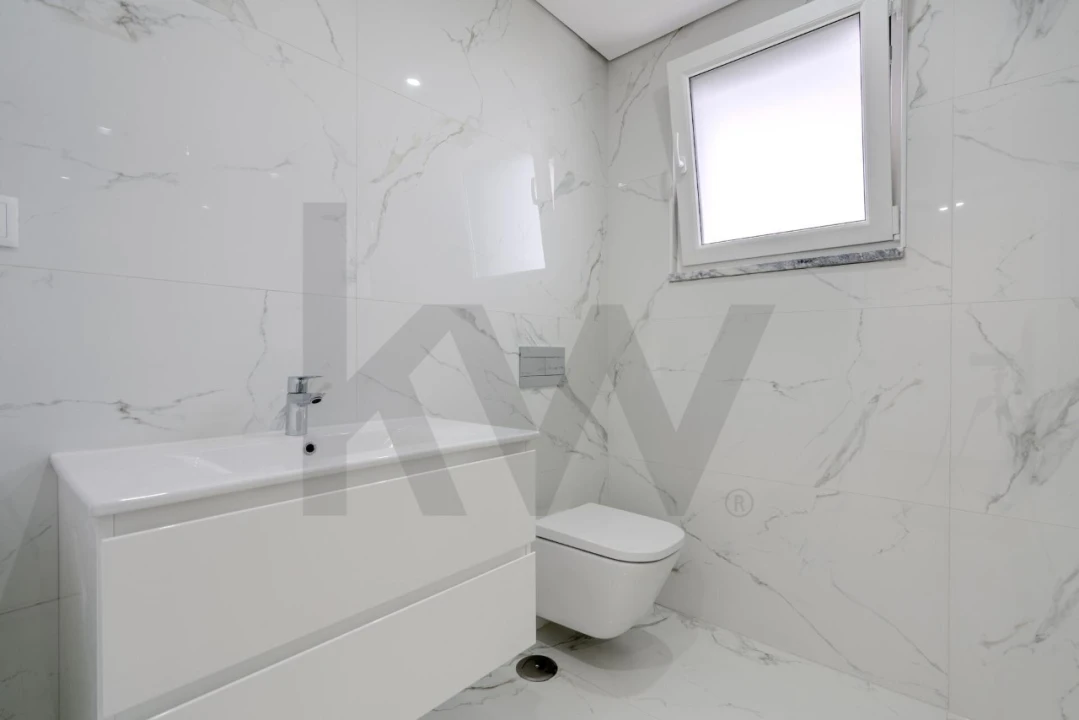 Moradia T4 para Venda em Corroios Foto 27