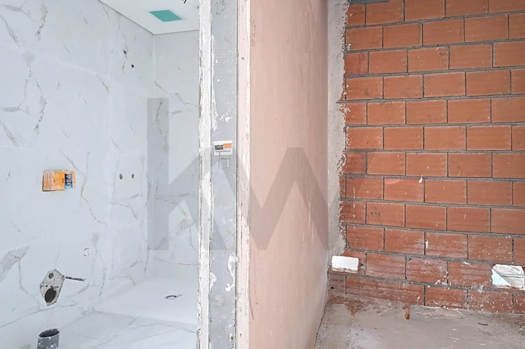 Moradia T4 para Venda em Corroios Foto 16