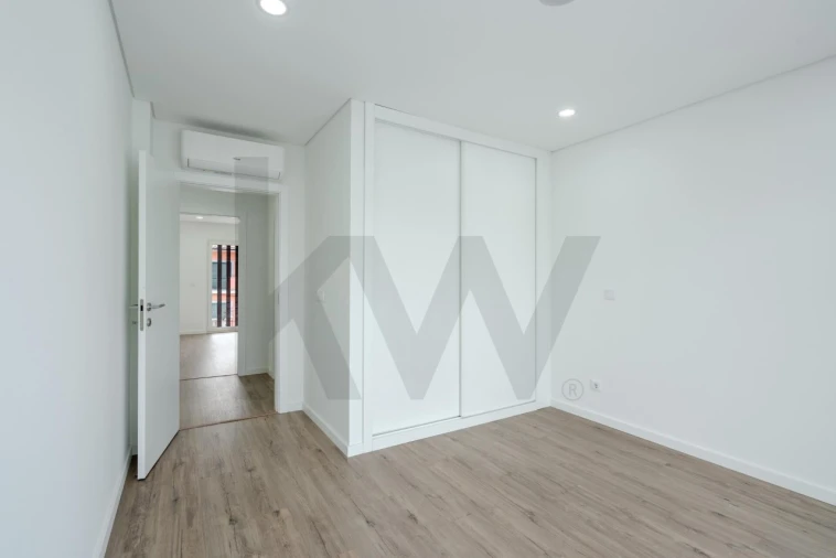 Moradia T4 para Venda em Corroios Foto 25