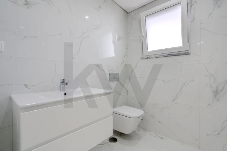 Moradia T4 para Venda em Corroios Foto 27